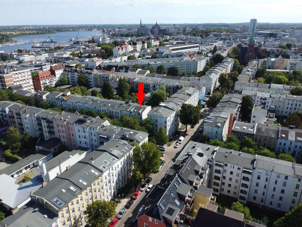 Immobilie in Rostock - MFH mit 6 Wohnungen und viel Mietsteigerungspotenzial in der KTV - Bild 1