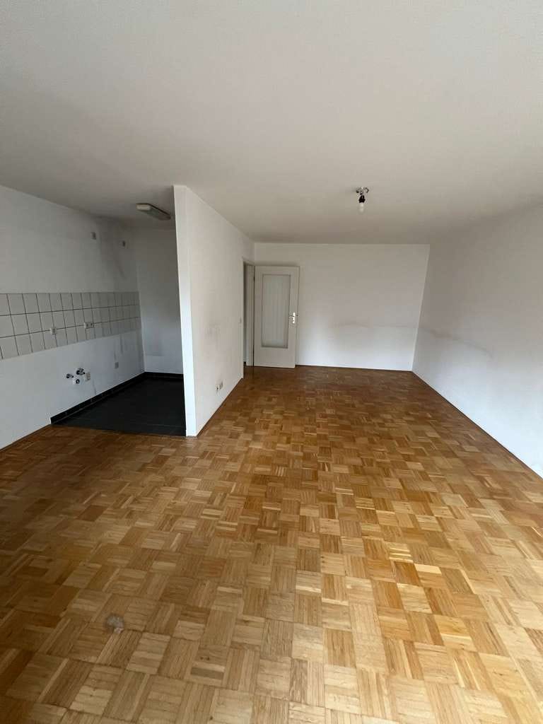 Immobilie in Lauffen am Neckar - 2 1/2-Zimmer-Eigentumswohnung im 2. OG eines Mehrfamilienhauses in Lauffen - Bild 2