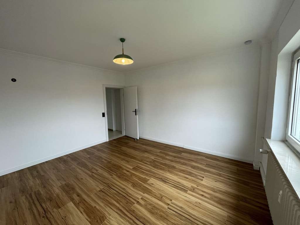 Immobilie in Niedernhausen - Helle 4-Zimmer-Eigentumswohnung mit zwei Balkonen in Niedernhausen - Provisionsfrei - Bild 0