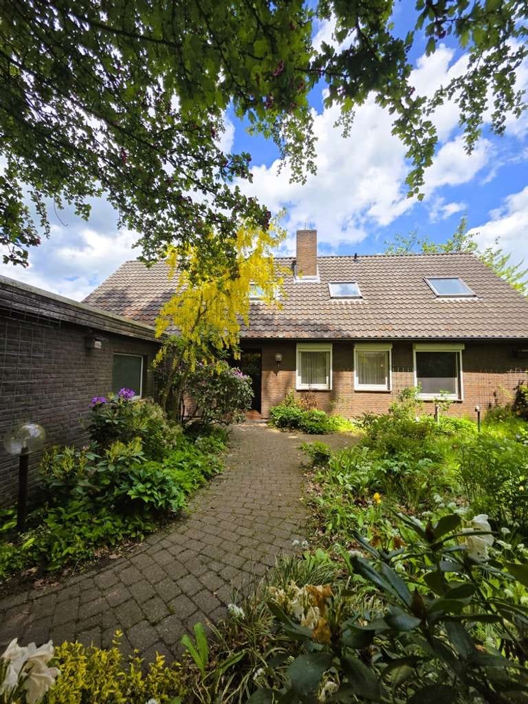 Immobilie in Hagen im Bremischen - ***Außergewöhnliches Architektenhaus mit großzügigem Raumangebot, Kamin, Sauna und mehr*** - Bild 0