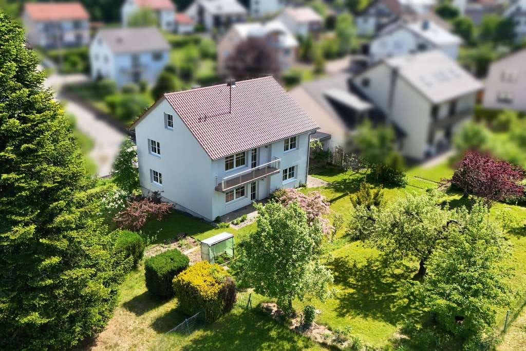 Immobilie in Langenneufnach - Ein Zuhause mit Zukunft - Großzügiges Familienanwesen mit traumhaftem Garten und vielen Nutzungsm� - Bild 0
