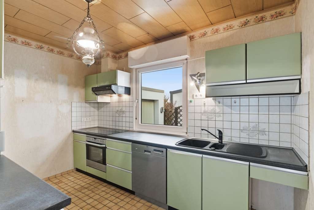 Immobilie in Rheinbach - Freistehendes Einfamilienhaus mit Garten, Garage und viel Potenzial auf Erbpachtgrund in Oberdrees - Bild 4