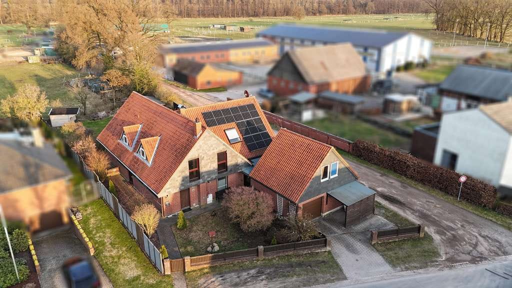 Immobilie in Ehra-Lessien - Vielfältige Nutzungsmöglichkeiten + zahlreiche Modernisierungen bereits getätigt  - Bild 0