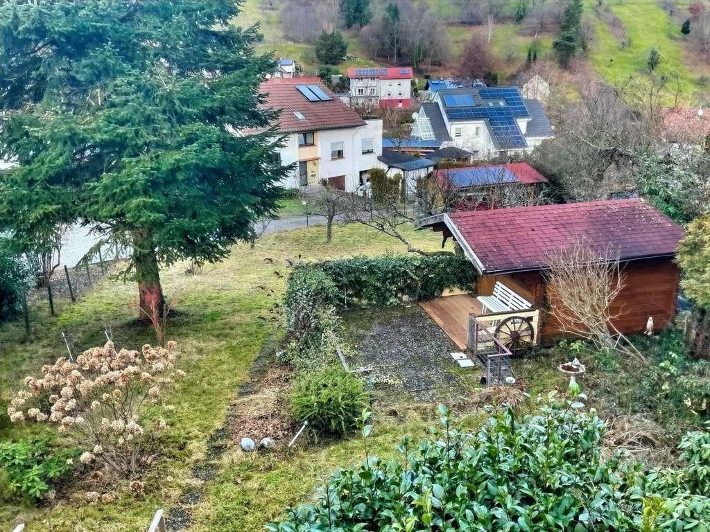 Immobilie in Gernsbach - Großzügige 2-Zimmer-ETW (Umgestaltung zu 3-Zimmer-ETW möglich) inkl. Balkon und großem Grundstück  - Bild 3