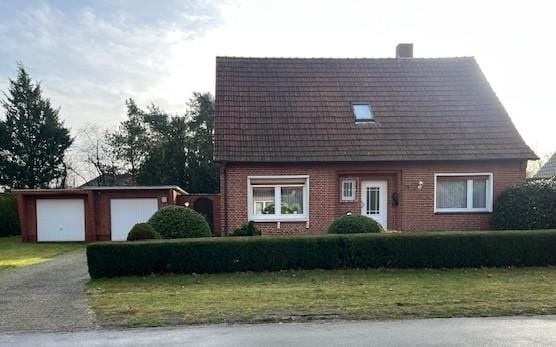 Immobilie in Börger - *Seltene Gelegenheit: Einziehen und Wohlfühlen* Gepflegtes Haus mit einem gepflegten  großem Garten - Bild 0