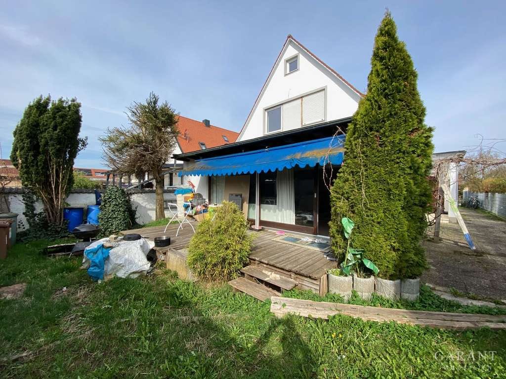 Immobilie in Nördlingen - Flexibles Zweifamilienhaus mit Potenzial - Eigennutzung & Vermietung kombinieren - Bild 0