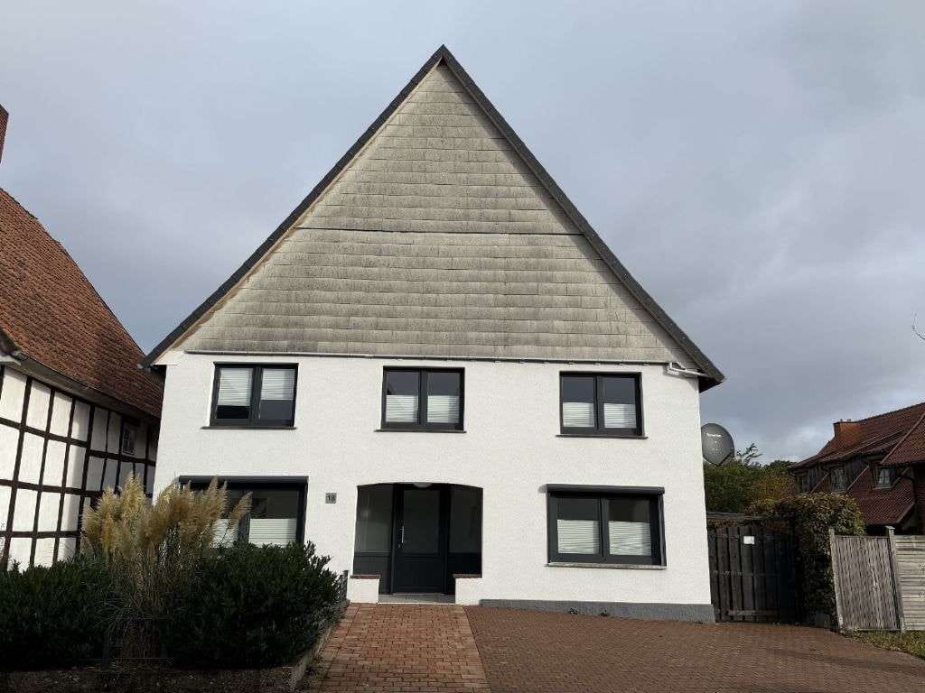Immobilie in Barntrup - geräumiges Wohnhaus mit Potential - Bild 0