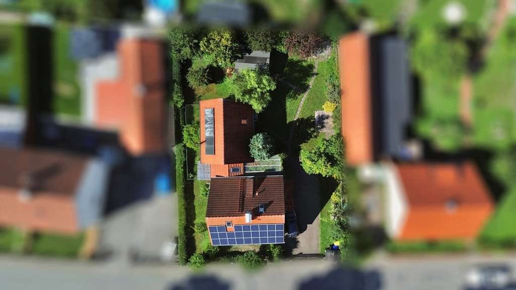 Immobilie in Burgkirchen an der Alz - Raum für Sie und Ihre Familie -  großes Einfamilienhaus, oder Haus mit Einliegerwohnung - Bild 1
