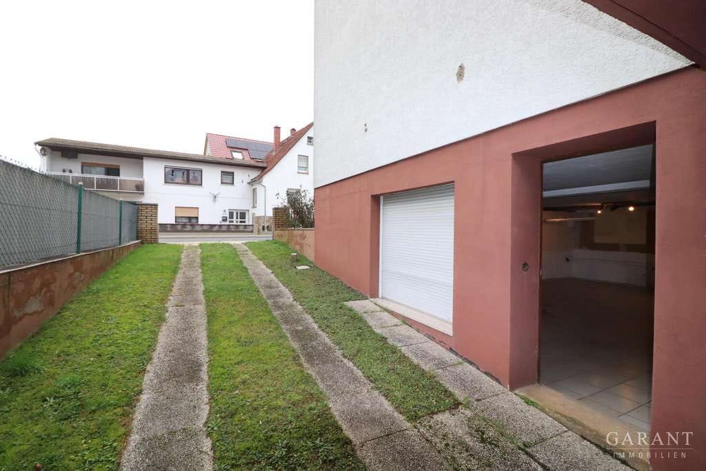 Immobilie in Wettenberg - ***Großzügiges Zweifamilienhaus in Seenähe *** - Bild 1