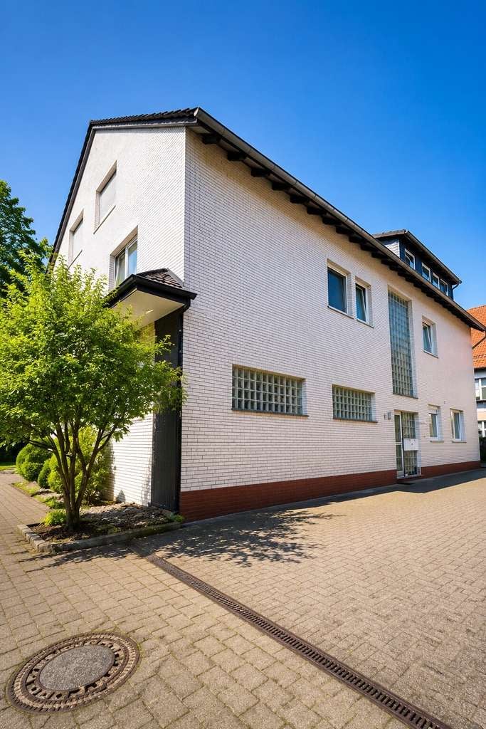 Immobilie in Marienmünster - Investor gesucht!  2 Wohn und Geschäftshäuser mit Ausbaumöglichkeit - Bild 2