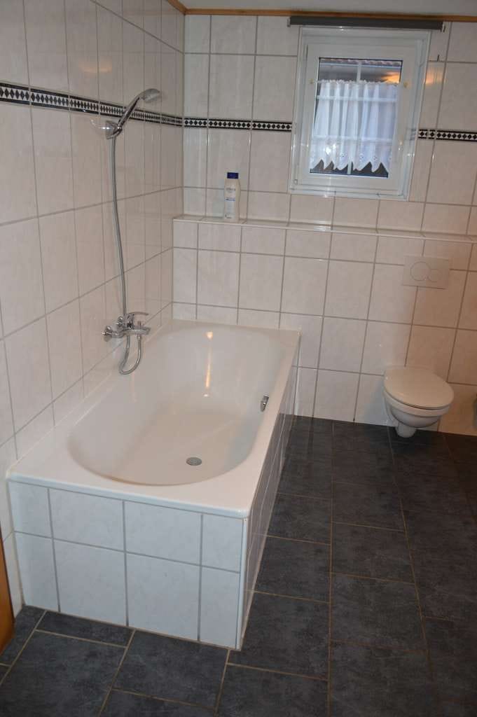 Immobilie in Rotenburg an der Fulda - Ein schönes 2-Familienhaus in bester Lage! Ideal für Familie mit Kindern! Pferdehaltung möglich! - Bild 4