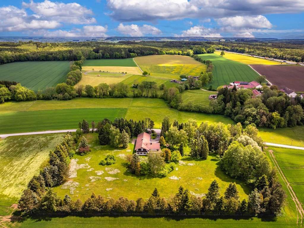 Immobilie in Buch am Buchrain - Repräsentativer Landsitz mit parkähnlichem Grundstück im Landkreis Erding! - Bild 1