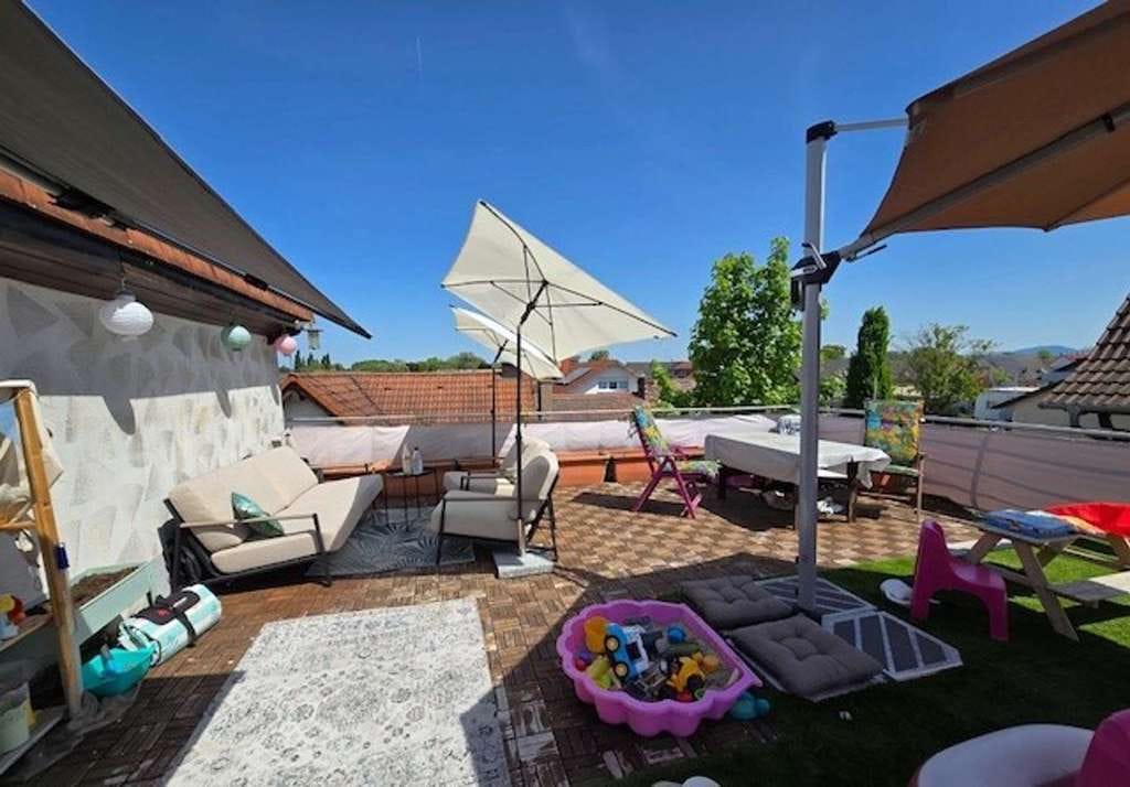 Immobilie in Iffezheim - 3 Zimmer Wohnung mit 59 m² Dachterrasse, Garage und eingenemen Treppenaufgang - Bild 2