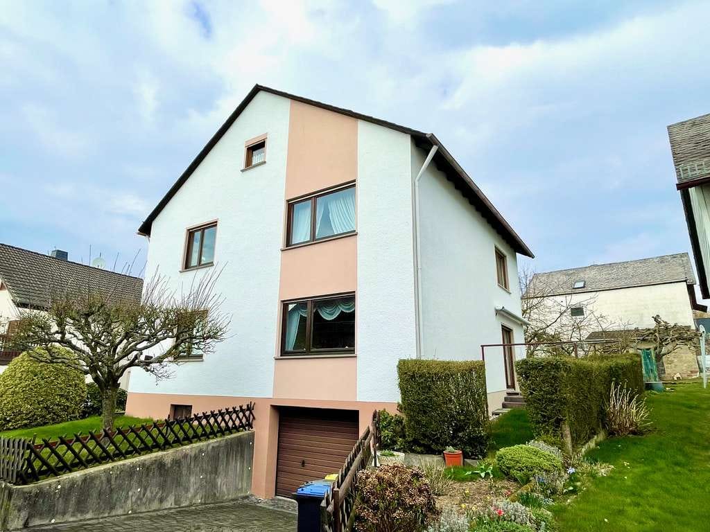 Immobilie in Becheln - Großzügiges und sehr gepflegtes  Ein-/Zweifamilienhaus mit hübschem Garten, Balkon und Garage in Be - Bild 3