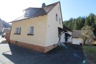 Immobilie in Wilhelmsthal - Geräumiges 1-Familien-Wohnhaus mit zusätzlichem Wirtsgebäude - Bild 0