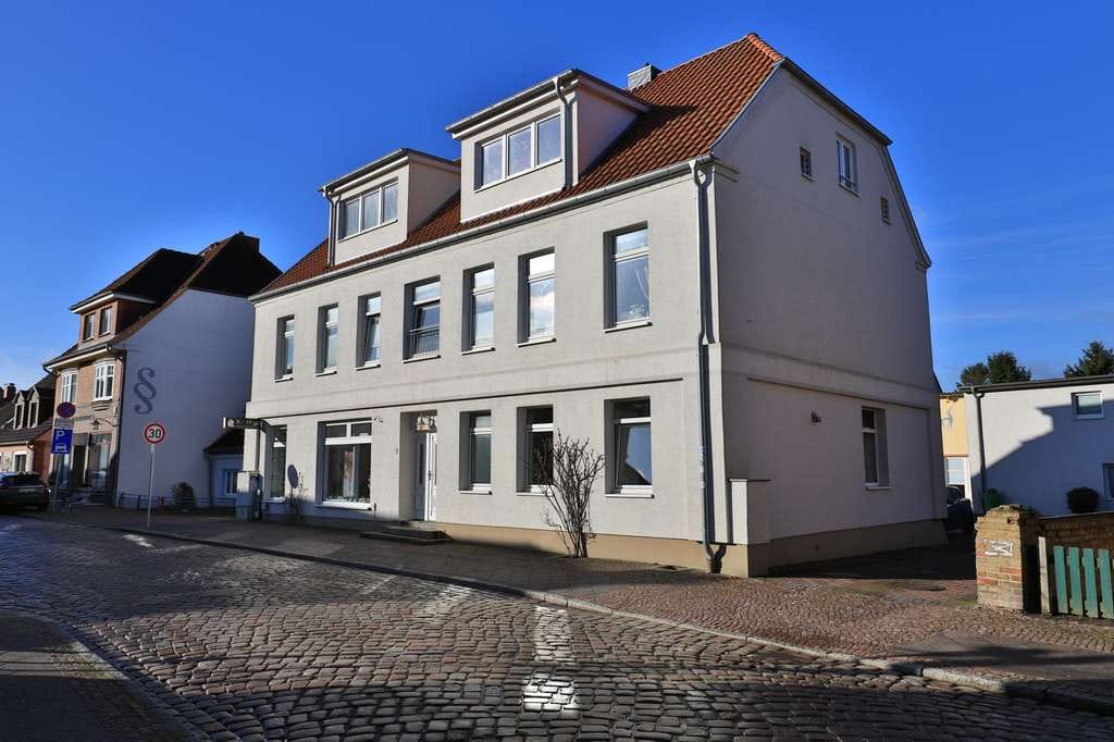 Immobilie in Klütz - Mehrfamilienhaus mit verfügbarer Gewerbeeinheit! - Bild 0