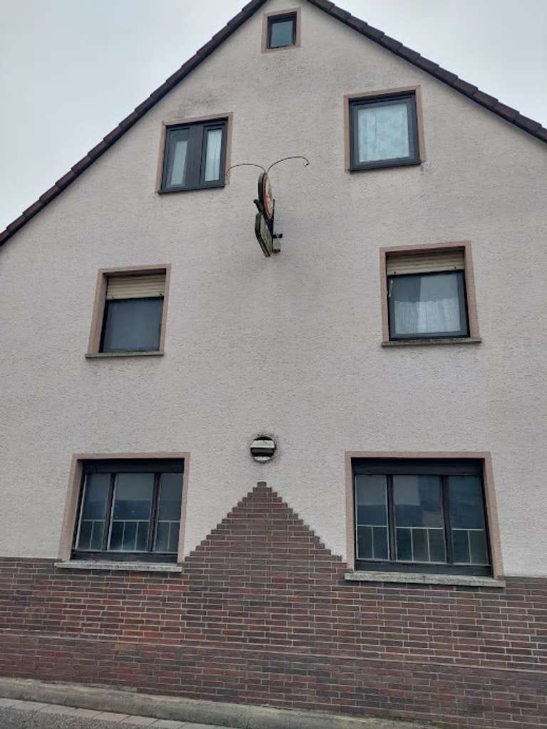 Immobilie in Flörsbachtal - Wohn- und Geschäftshaus mit Gaststätte – Top Rendite nach Sanierung oder Neukonzept - Bild 2