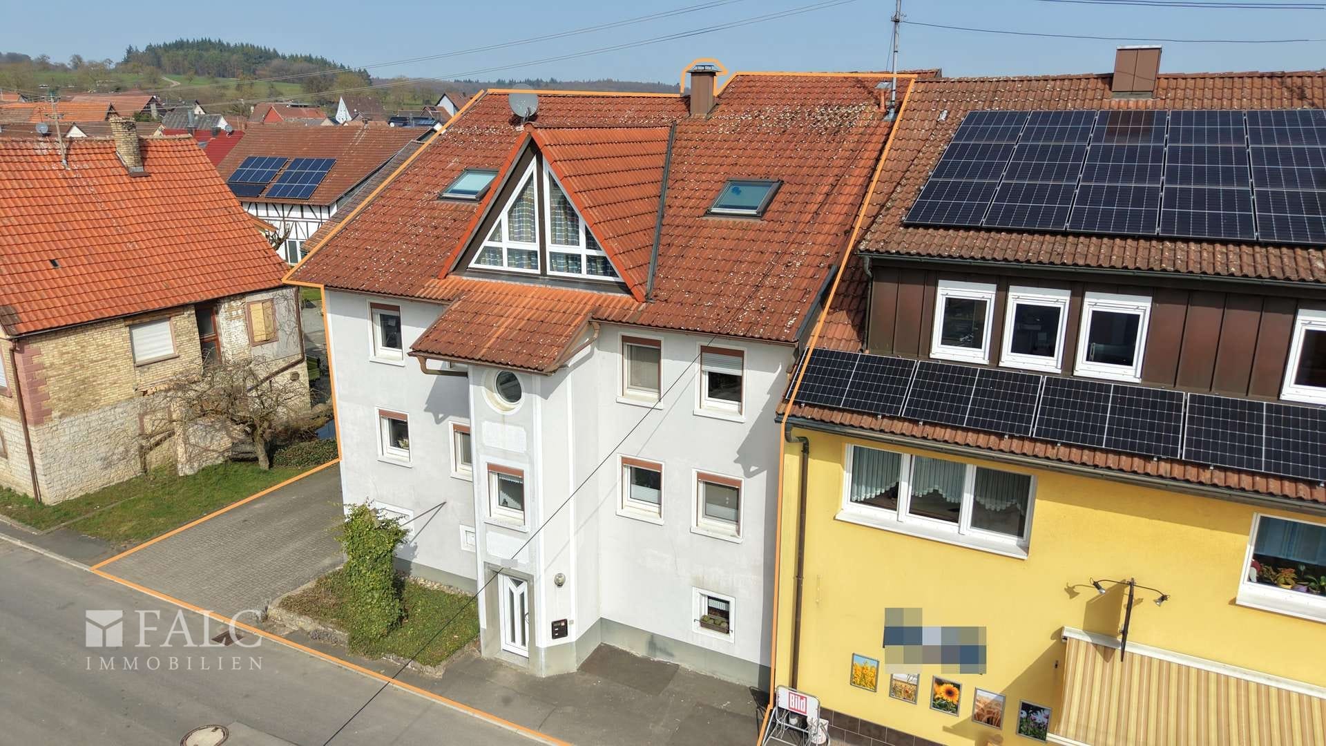 Immobilie in Ravenstein - Platzwunder in Ravenstein! 3-Familienhaus inkl. großzügiger Scheune - FALC Immobilien Heilbronn - Bild 2