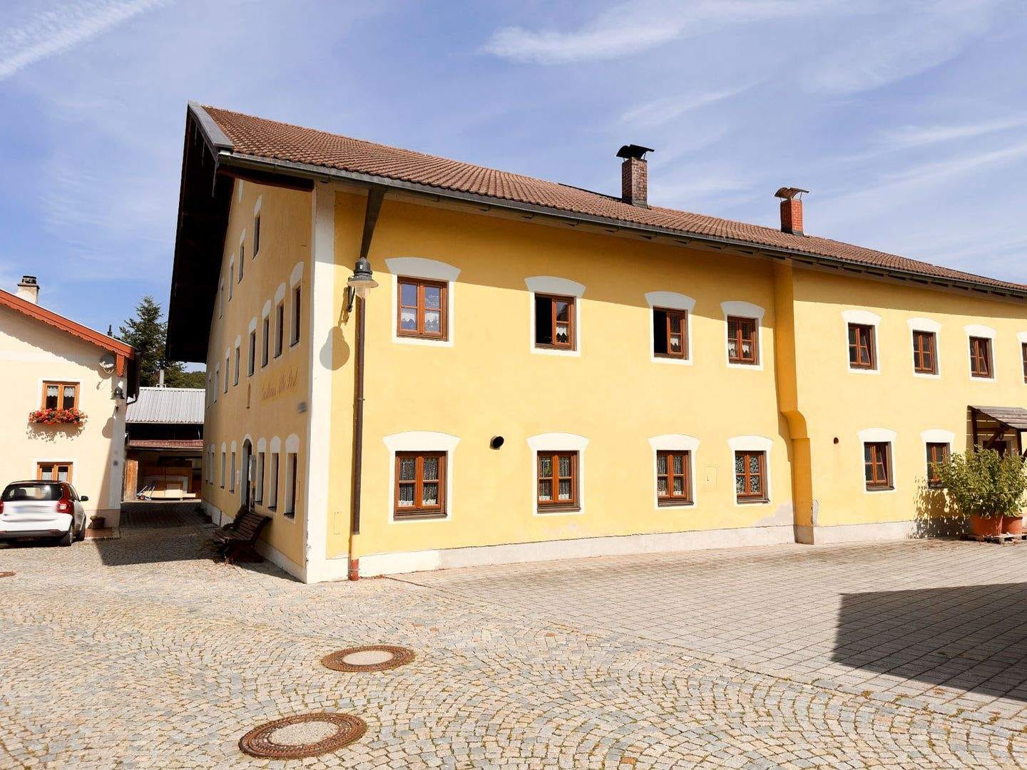 Immobilie in Gars am Inn - Kernsaniertes Altstadthaus - Wohnen und Arbeiten, sowie Gastronomie - Bild 2
