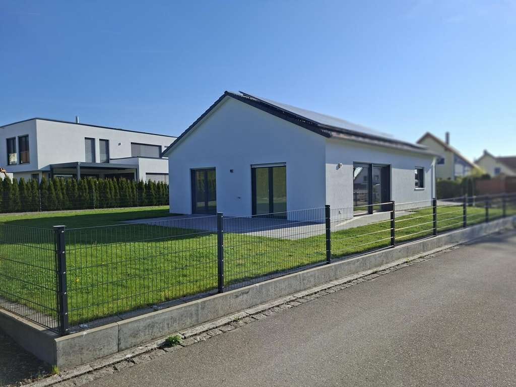 Immobilie in Bachhagel - Willkommen in ihrem Traumhaus - 
modernes und ebenerdiges 
Wohnkonzept für die kleine Familie - Bild 2
