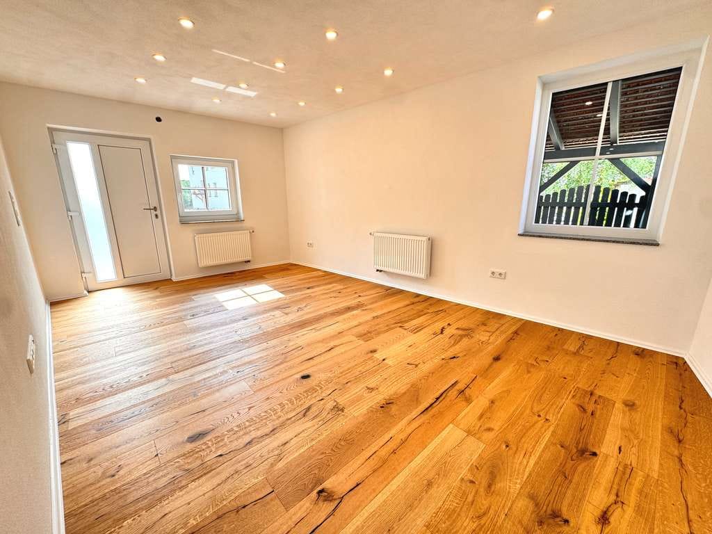 Immobilie in Heßdorf - Provisionsfrei - Renovierte 3 Zimmer Wohnung mit Terrasse und Stellplatz in Heßdorf - Bild 0