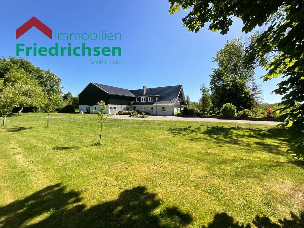 Immobilie in Högel - Viel Platz in ruhiger Lage – Resthof mit Hallen und großzügigem Grundstück - Bild 0