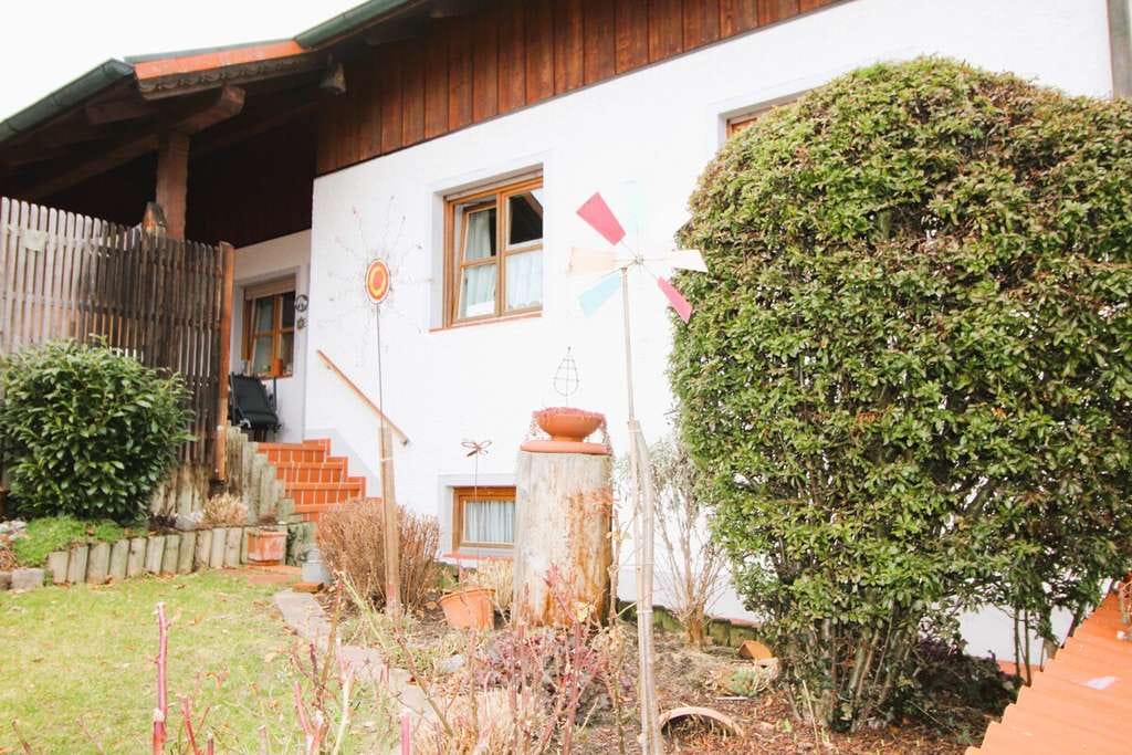 Immobilie in Marklkofen - Familienfreundliches, sehr gepflegtes EFH wartet auf Ihren Einzug - Bild 1