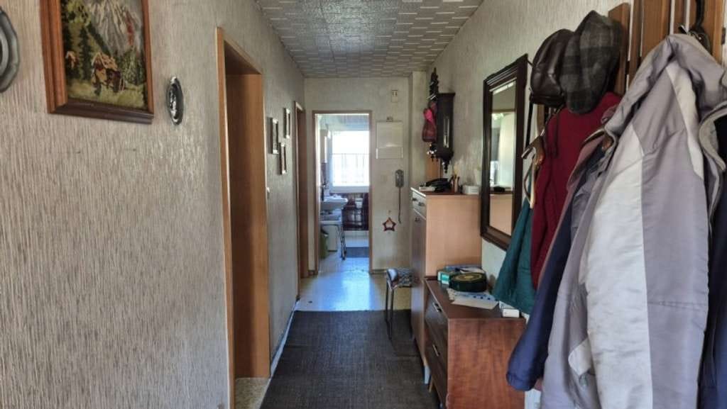 Immobilie in Karbach - Bungalow (sanierungsbedürftig) mit Bauplätzen  - Bild 5