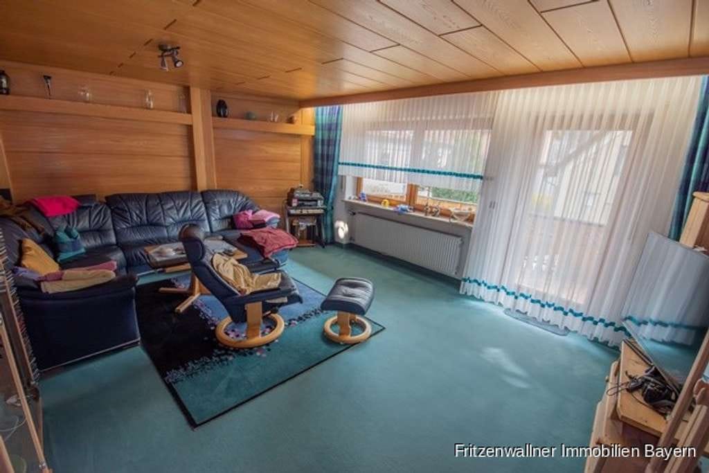Immobilie in Immenstadt im Allgäu - Großzügige Hauptwohnung mit separatem Altbau – ideal für Familie & Mehrgenerationen. - Bild 2