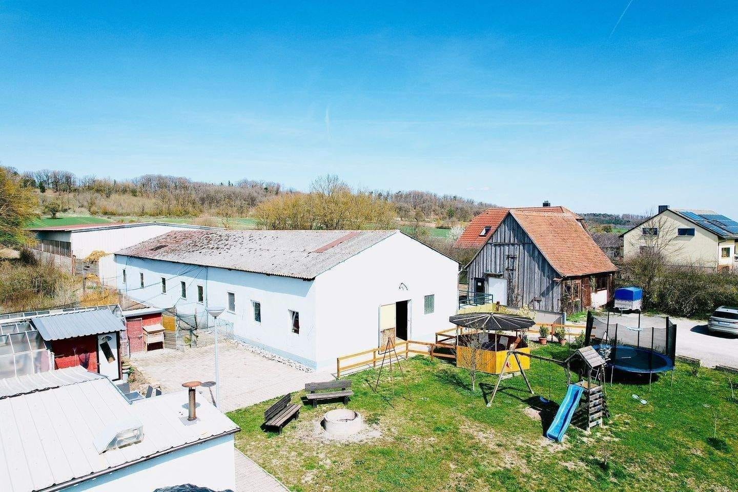 Immobilie in Leutershausen - Reitanwesen mit großem Wohnhaus  und Entwicklungspotenzial - Bild 3