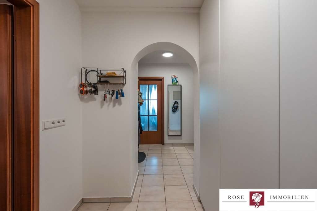 Immobilie in Berglen - Große 3,5-Zimmer-Wohnung mit Garage, Carport, Wintergarten und eigenem Freisitz in ruhiger Lage - Bild 5