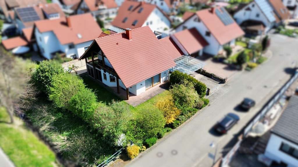 Immobilie in Roschbach - Viel Raum für Ihre Familie – Einfamilienhaus mit Wellnessbereich und Ausbaureserve in Roschbach - Bild 0
