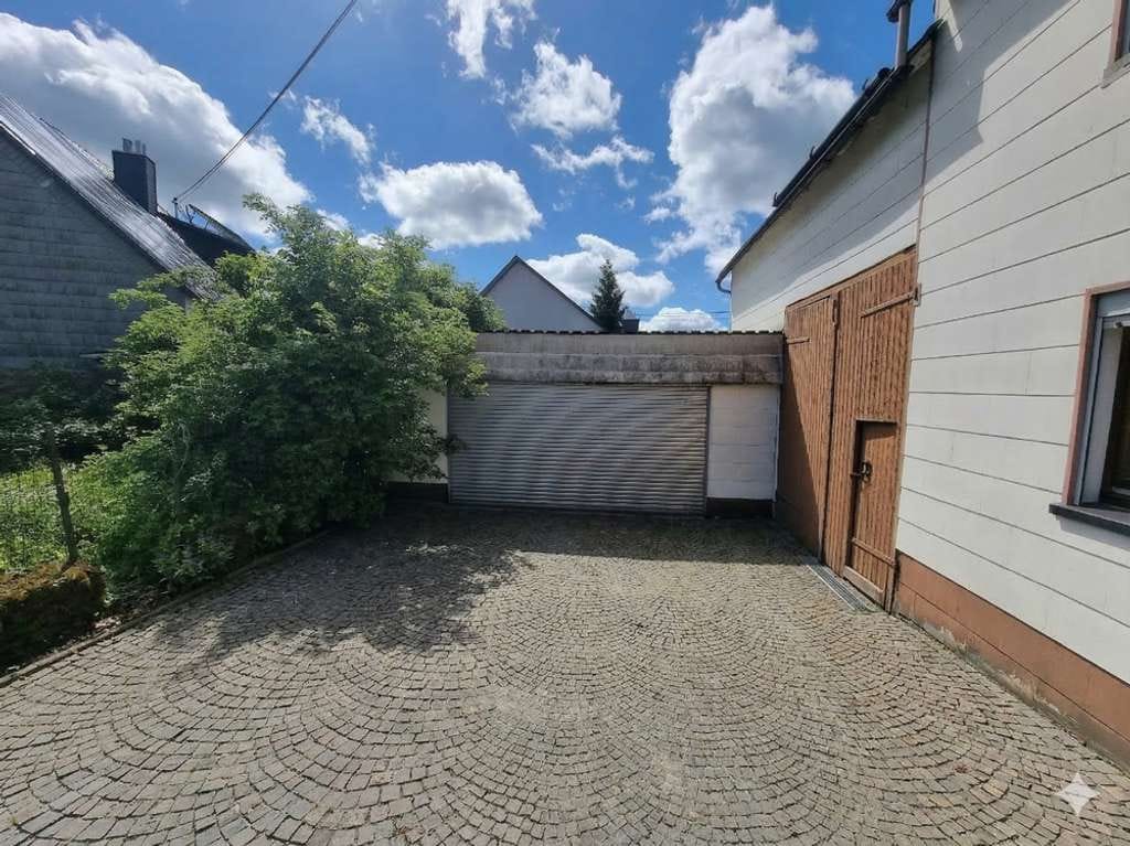 Immobilie in Oberroßbach - Solides Bauernhaus mit Scheune und Garage in Oberroßbach! - Bild 2