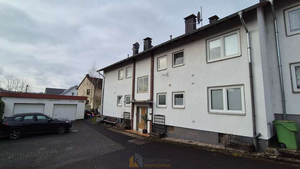 Immobilie in Waldbröl - Mehrfamilienhaus mit Potenzial – 232 m² Wohnfläche auf 998 m² Grundstück - Bild 1