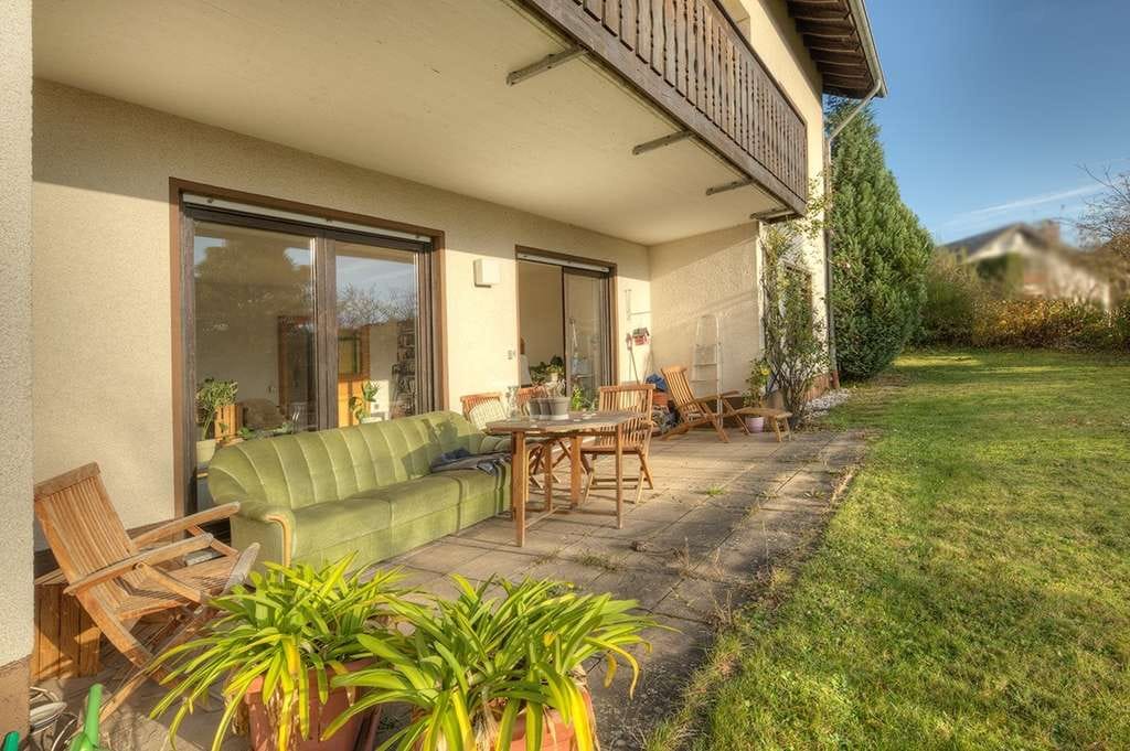 Immobilie in Altenkirchen (Westerwald) - Gepflegtes Mehrfamilienhaus mit drei separat zugänglichen Wohnungen in ansprechender Wohnlage! - Bild 2
