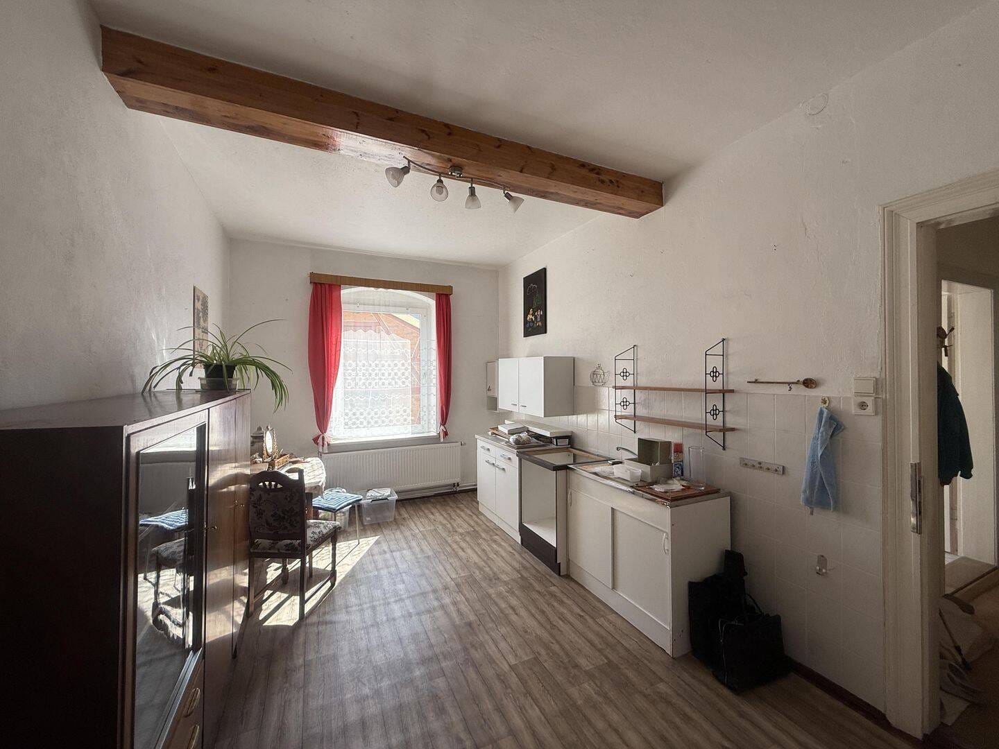 Immobilie in Sondershausen - Entwicklungsfähiges 1-3-Familienhaus mit Garten und Nebengelass - Bild 4