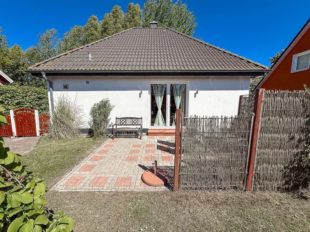 Immobilie in Wiek - Bungalow nur wenige Schritte zum Wasser // Sauna & Kamin // 3 Zimmer // Garten // Kite-& Surfspot - Bild 4