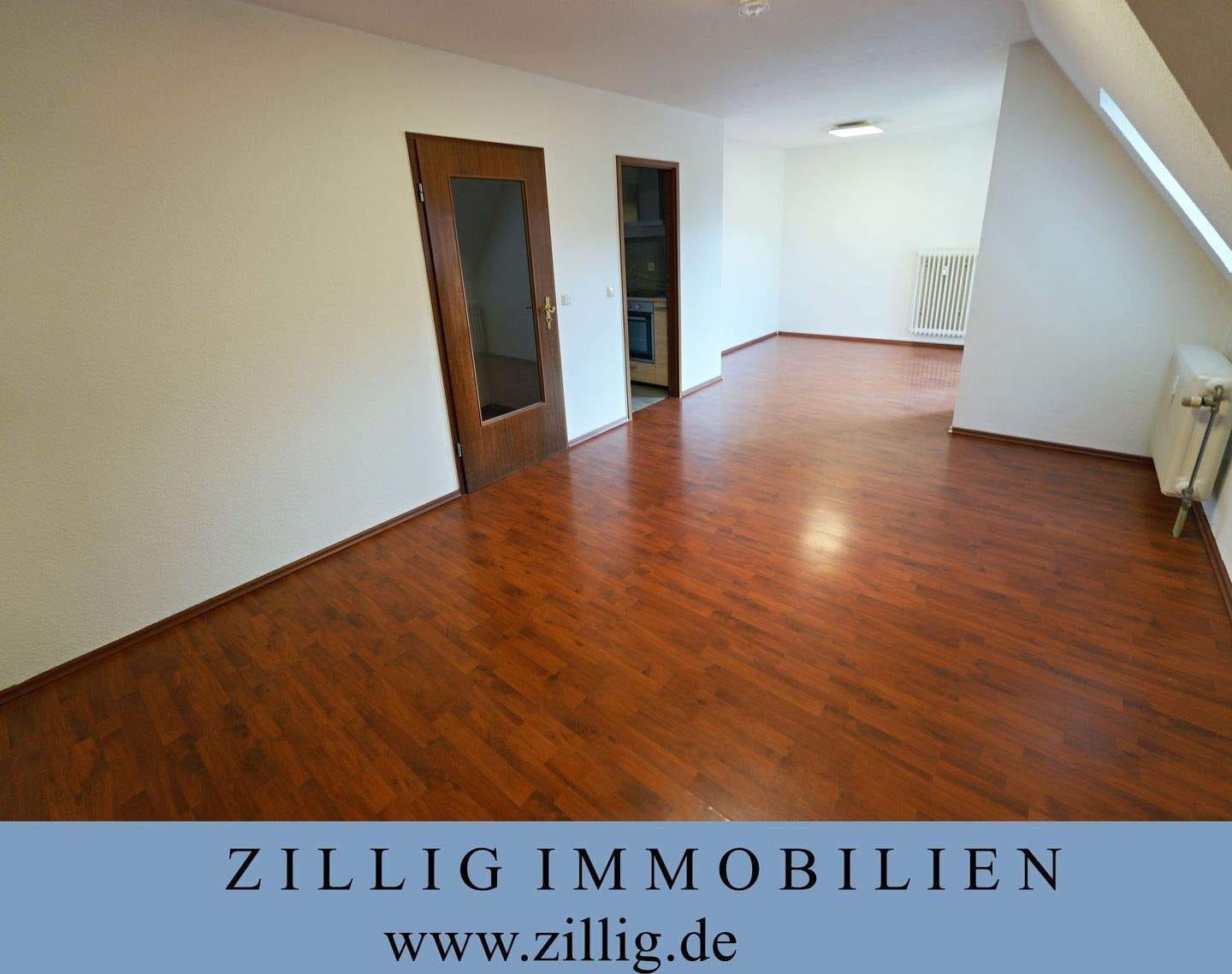 Immobilie in Neutraubling - Extravagant 2-Zi.-Atelier-ETW auf zwei Ebenen - FREI - EBK - Laminatböden - Loggia - ZILLIG IMMOBILIEN - Bild 3