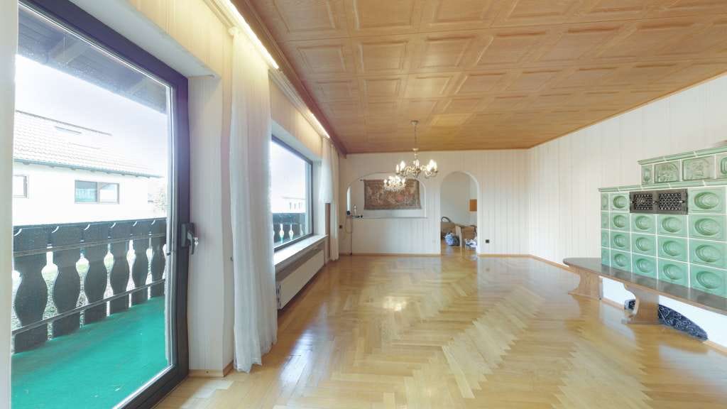 Immobilie in Roßtal - Großzügige 3-Zimmer-Wohnung mit Garage und Gestaltungsspielraum in Roßtal - Bild 2