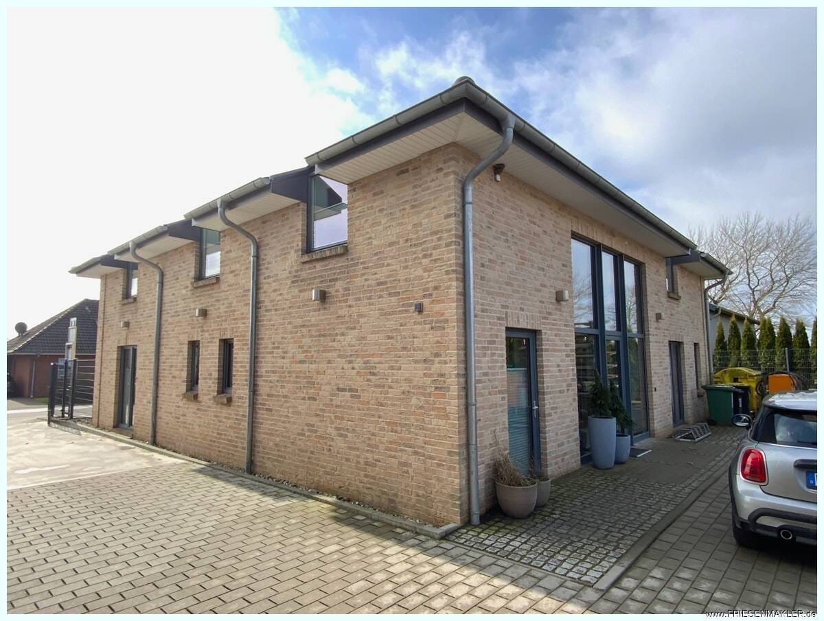 Immobilie in Oldersbek - 10 Autominuten nach Husum: Modernes Bürohaus Bj 2017 mit vielseitig nutzbarer Gewerbehalle ! - Bild 2