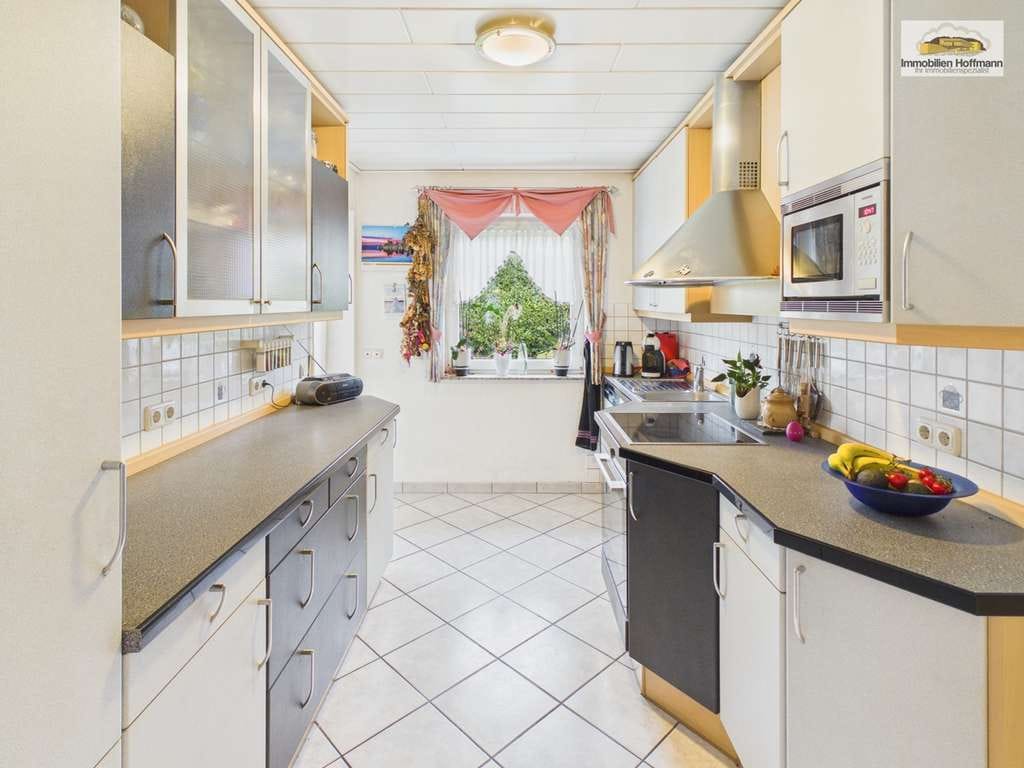 Immobilie in Geiselbach - Perfekt für Familien: DHH mit 4 Schlafzimmern, Doppelgarage & viel Platz - Bild 4