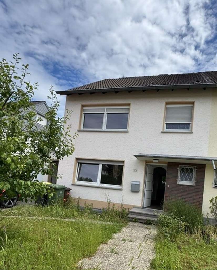 Immobilie in Niederkassel - Großzügiges Reihenhaus mit viel Platz und Entwicklungspotenzial – Bezugsfrei ab 01.06.2026 - Bild 0