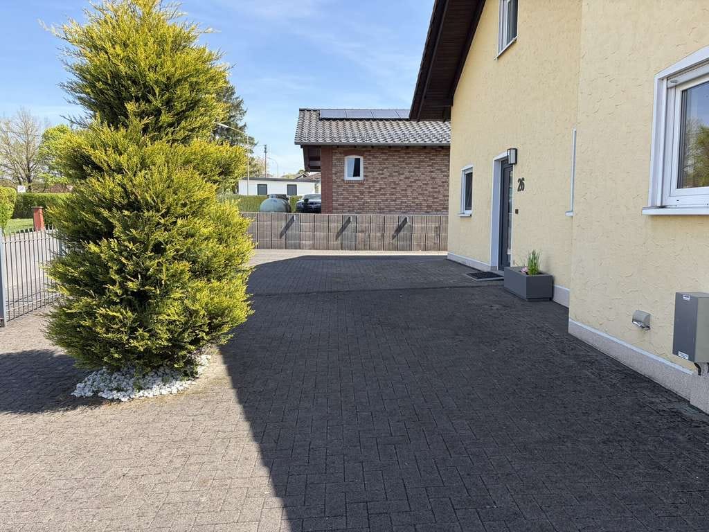 Immobilie in Hamm (Sieg) - Ruhiges Wohnen am Ortsrand: Gepflegtes Zuhause mit Wintergarten, Balkonkraftwerk und Garten! - Bild 1