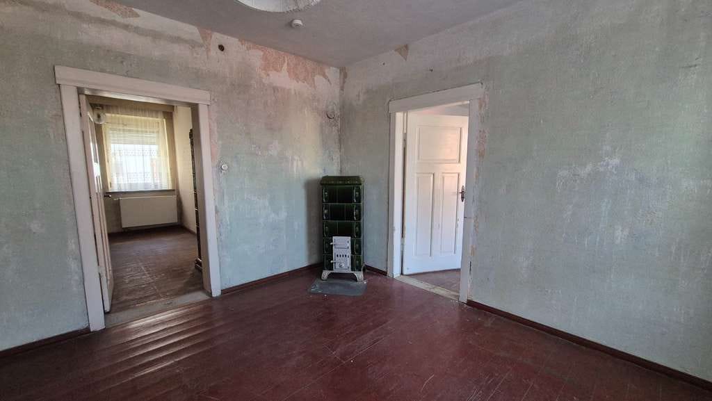 Immobilie in Zahna-Elster - Einfamilienwohnhaus mit Grundstück in Zahna , teilmodernisiert - zeitnah verfügbar - Bild 3