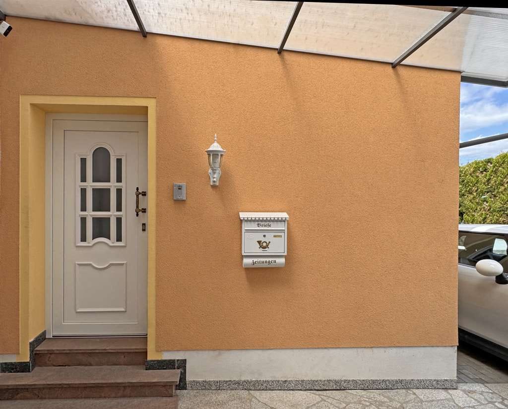Immobilie in Ochtendung - Ruhig wohnen in zweiter Reihe: Vielseitiges Einfamilienhaus mit XXL-Balkon und riesigem Potenzial - Bild 1