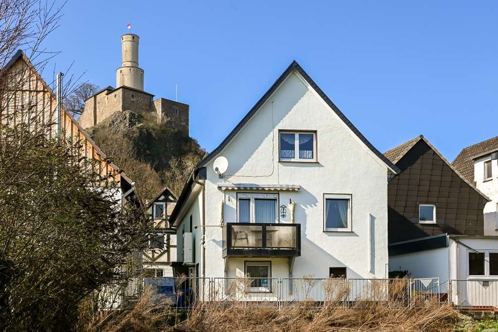 Immobilie in Felsberg - Einfamilienhaus mit Ausblick auf die Felsburg! - Bild 0
