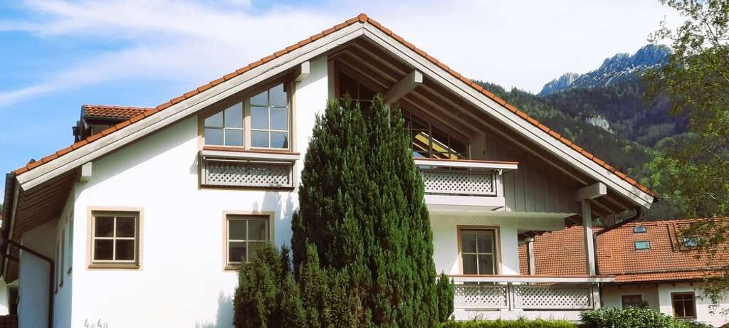 Immobilie in Aschau im Chiemgau - Lichtdurchflutete 3-Zimmer-Maisonettewohnung mit herrlichem Berg- und Schlossblick in Aschau im Chie - Bild 0