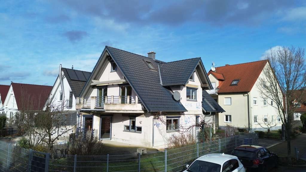 Immobilie in Großostheim - Einfamilienhaus mit XXL Wohnfläche - mögliche kleine Einliegerwohnung im Souterrain - Bild 1