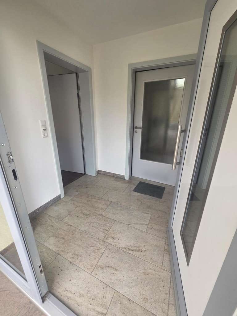 Immobilie in Ochsenhausen - Neuwertiges - massives, modernes Wohnhaus mit ELW bei Ochsenhausen - Bild 4