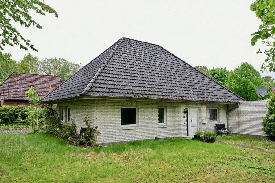 Immobilie in Hepstedt - Gemütliches Einfamilienhaus mit Kamin, Terrasse und viel Potenzial in ruhiger Lage - Bild 0
